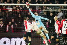 爱游戏正版-关于费耶诺德赛后绝杀压哨，志在欧联名次提升，目标明确，心理建设被强调的信息