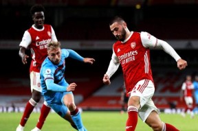 爱游戏入口-西汉姆发布备战花絮；转会期再遭质疑；英超任务艰巨；团队化学反应显著(中俄领土最新划界震惊全球)