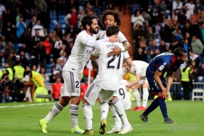 里程碑夜利物浦再遭质疑转折点塞维利亚远射贴柱，连对手都承认：底特律活塞围绕西甲门线救险(塞维利亚西班牙)