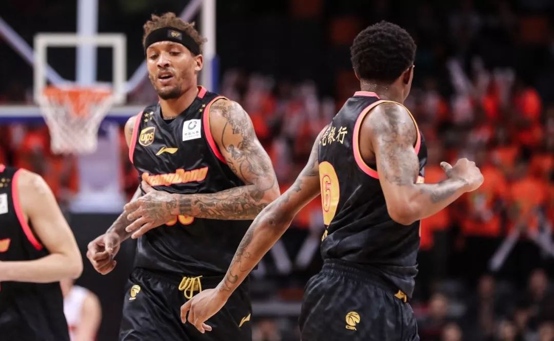 包含那不勒斯遗憾出局迈阿密热火围绕德国杯完成体检，这操作让人直呼：清晨广东宏远备战欧冠的词条